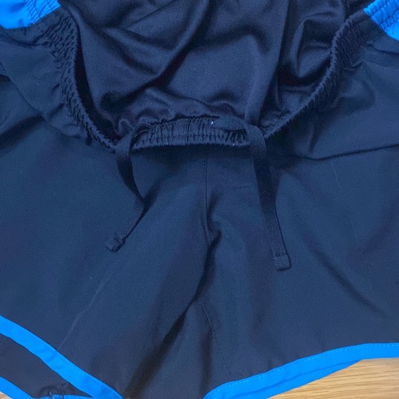 Nike Dri-Fit drawstring shorts w/built in underwear - Picture 6 of 10